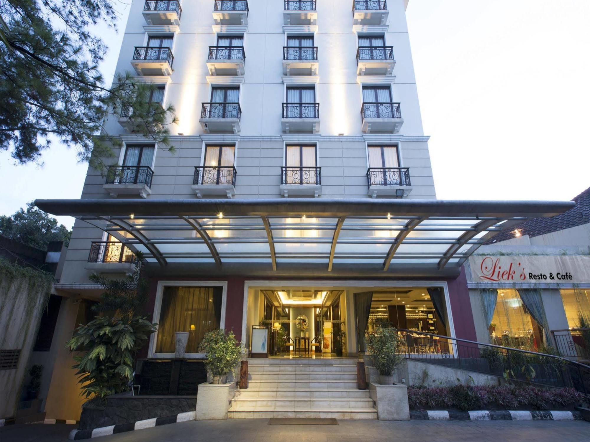 Asmila Boutique Hotel Бандунг Екстер'єр фото