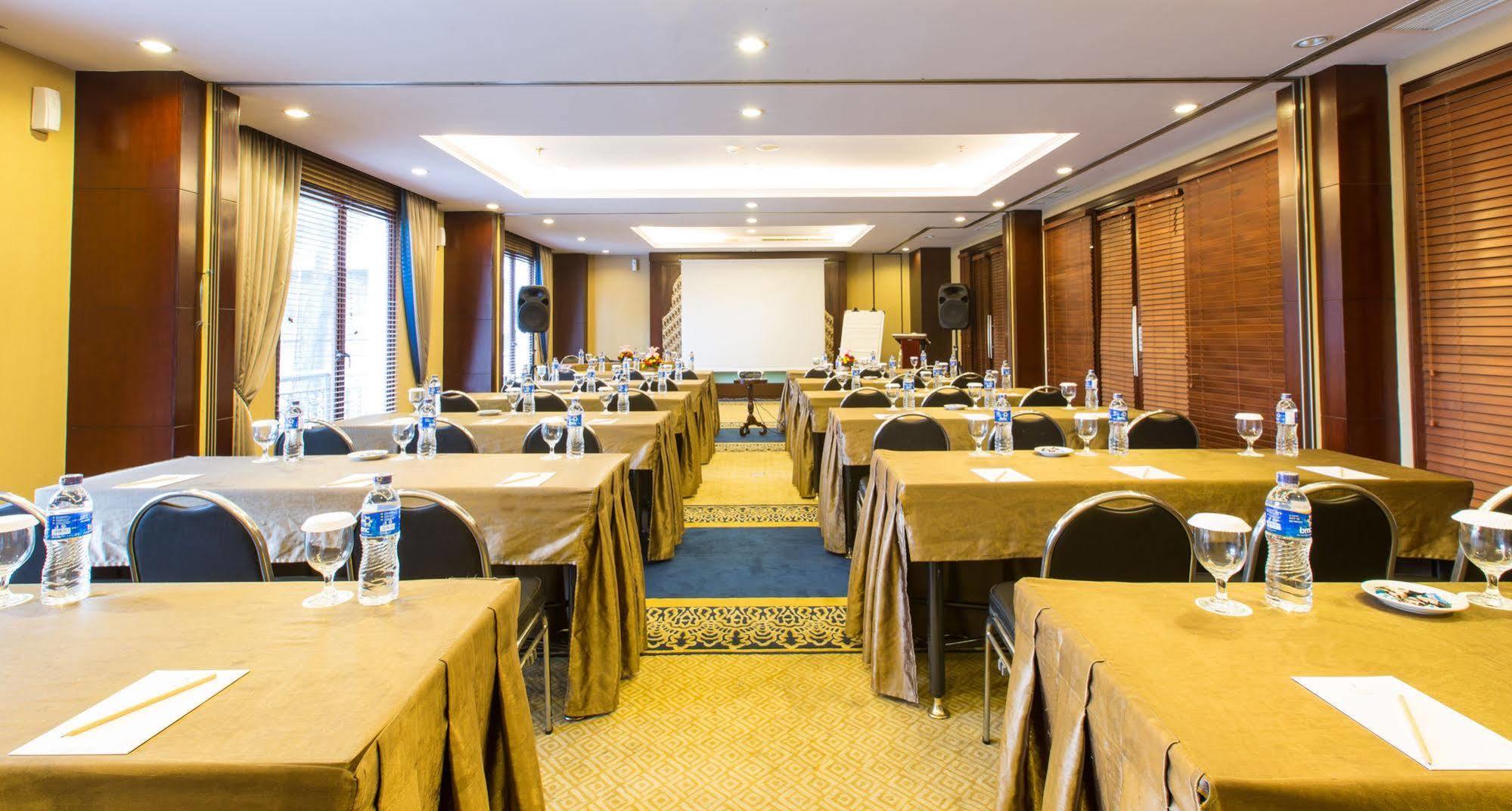 Asmila Boutique Hotel Бандунг Екстер'єр фото